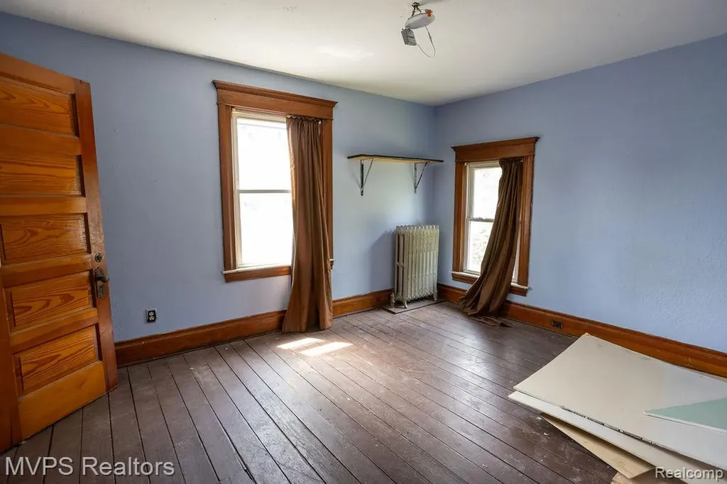126 Clinton Street Mt. Clemens City MI 48043