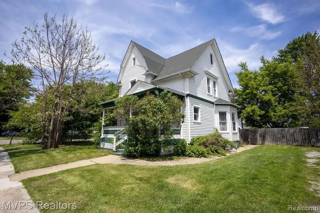 126 Clinton Street Mt. Clemens City MI 48043
