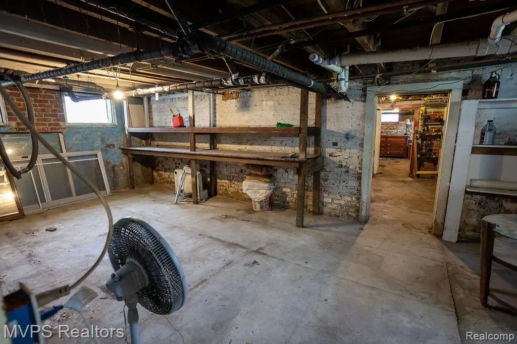 126 Clinton Street Mt. Clemens City MI 48043