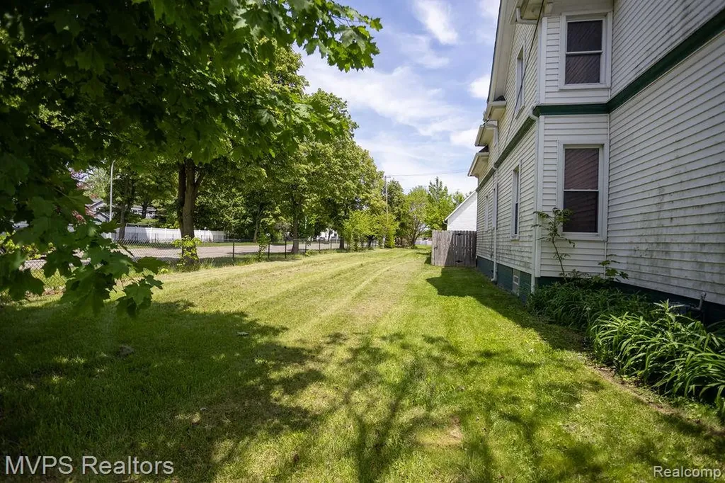 126 Clinton Street Mt. Clemens City MI 48043
