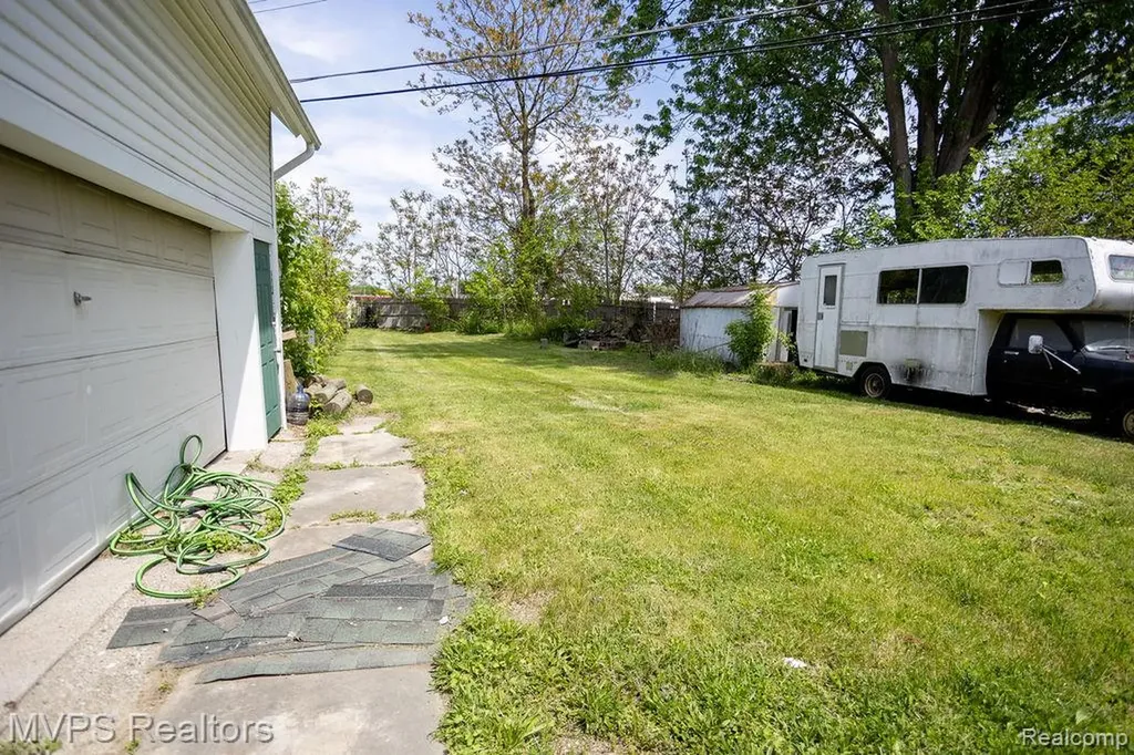 126 Clinton Street Mt. Clemens City MI 48043