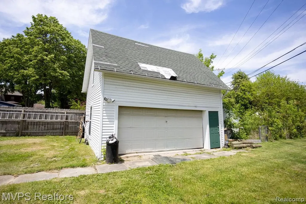 126 Clinton Street Mt. Clemens City MI 48043