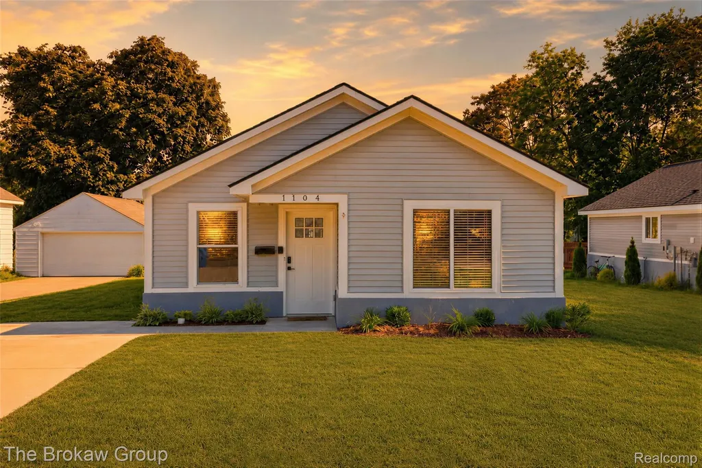 1104 Lasalle Avenue Waterford Charter Township MI 48328