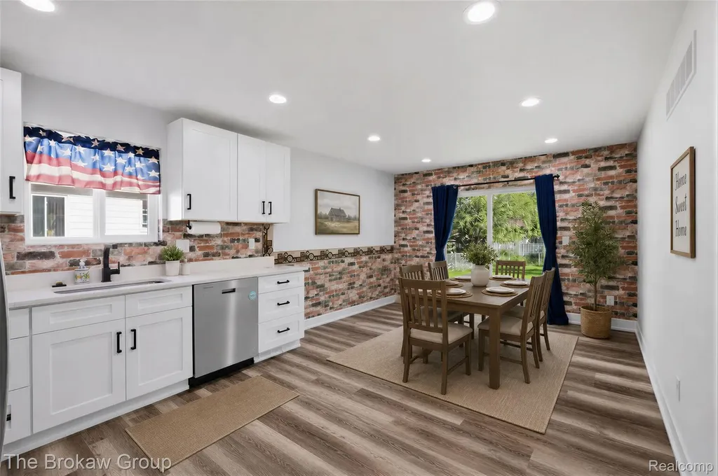 1104 Lasalle Avenue Waterford Charter Township MI 48328