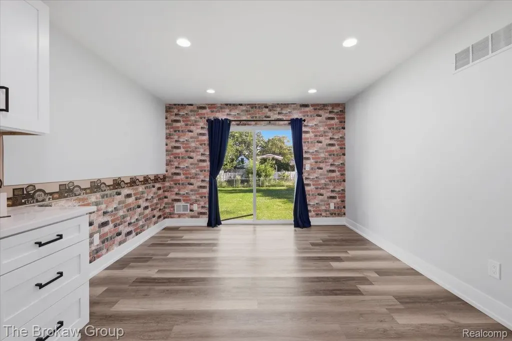 1104 Lasalle Avenue Waterford Charter Township MI 48328