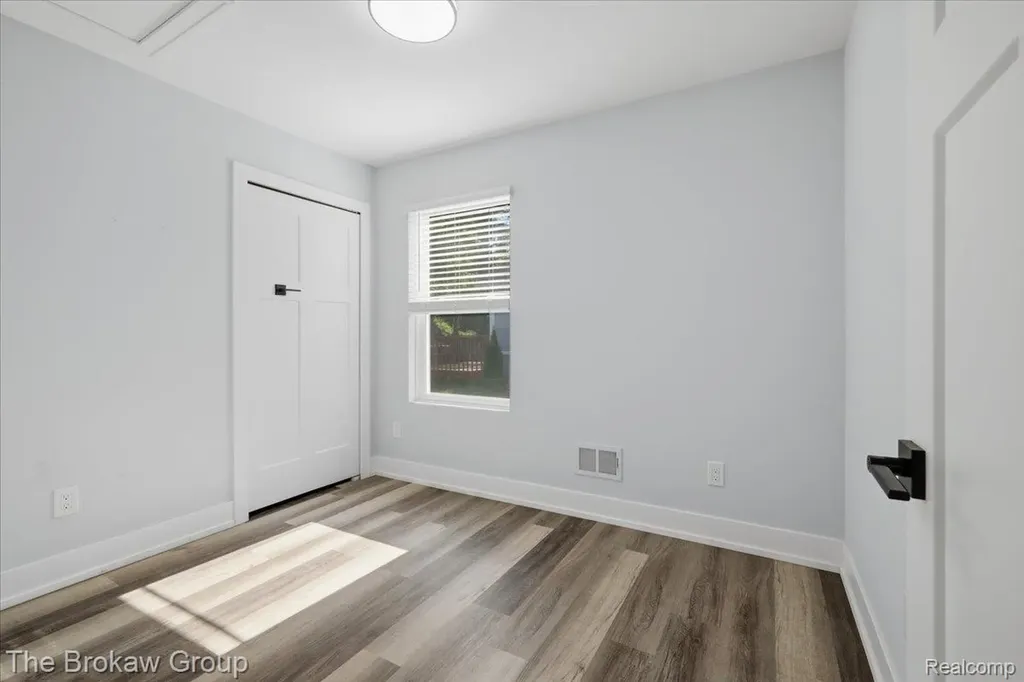 1104 Lasalle Avenue Waterford Charter Township MI 48328