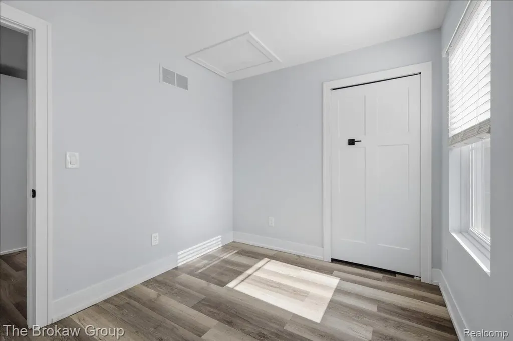 1104 Lasalle Avenue Waterford Charter Township MI 48328