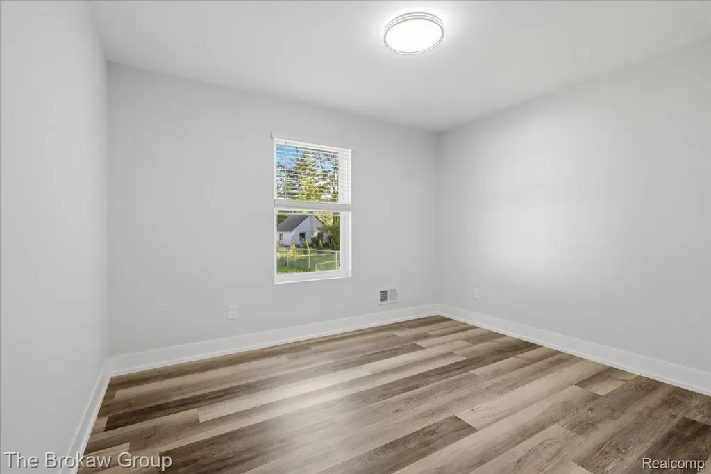 1104 Lasalle Avenue Waterford Charter Township MI 48328