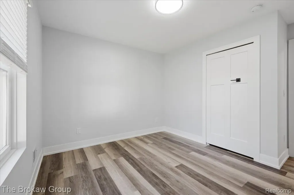 1104 Lasalle Avenue Waterford Charter Township MI 48328