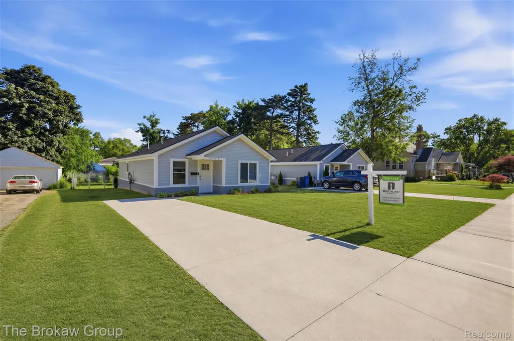 1104 Lasalle Avenue Waterford Charter Township MI 48328
