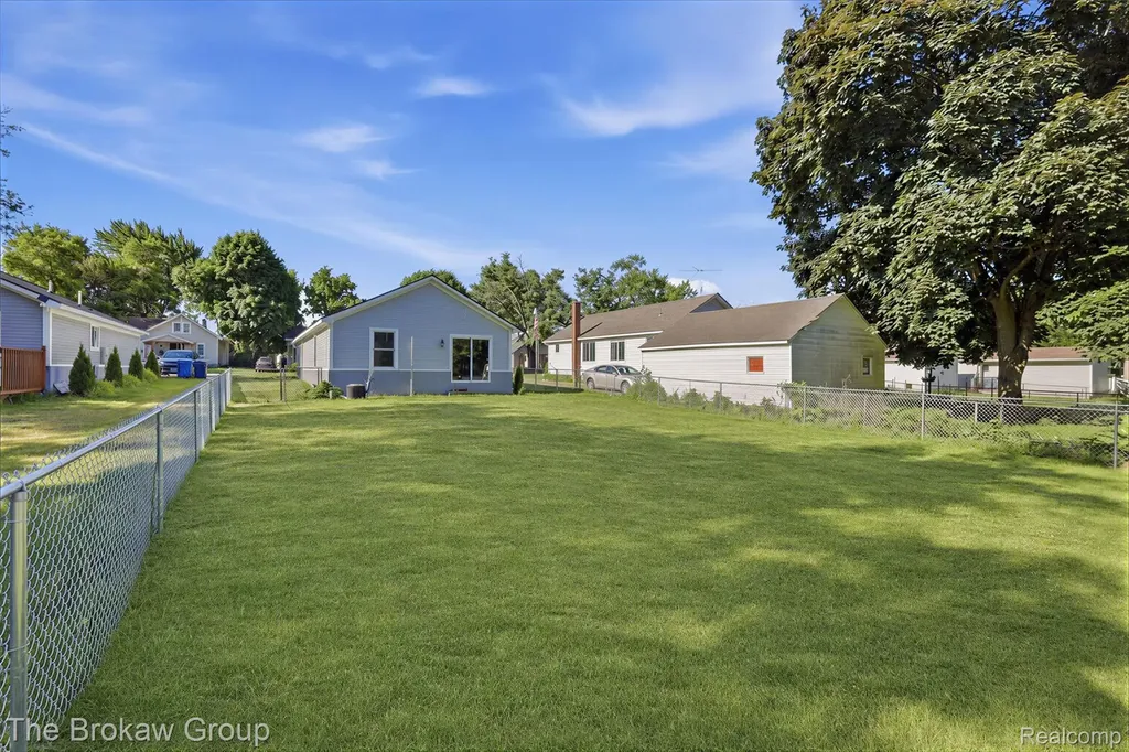 1104 Lasalle Avenue Waterford Charter Township MI 48328