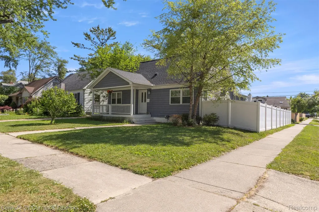 2012 Cummings Avenue Berkley City MI 48072