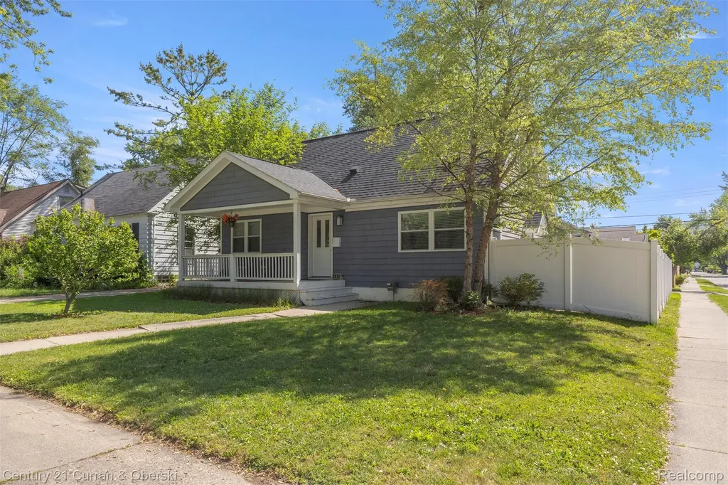 2012 Cummings Avenue Berkley City MI 48072