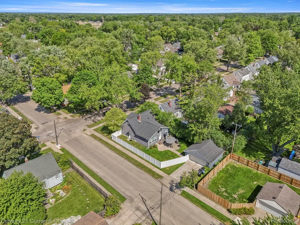 2012 Cummings Avenue Berkley City MI 48072