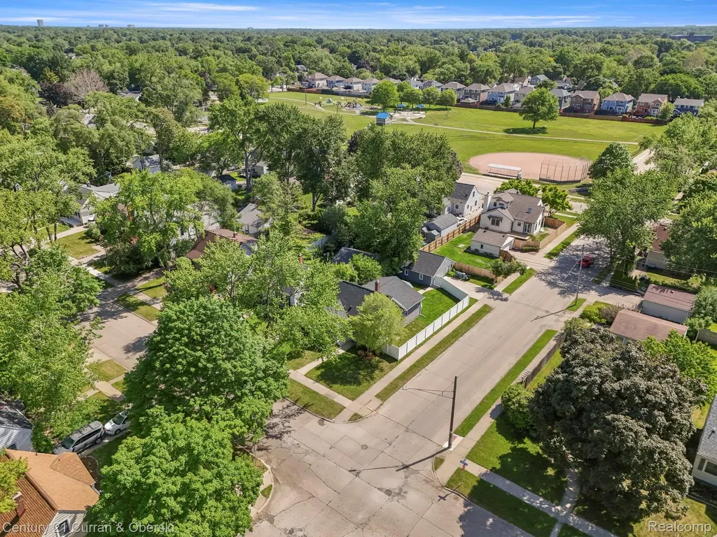 2012 Cummings Avenue Berkley City MI 48072