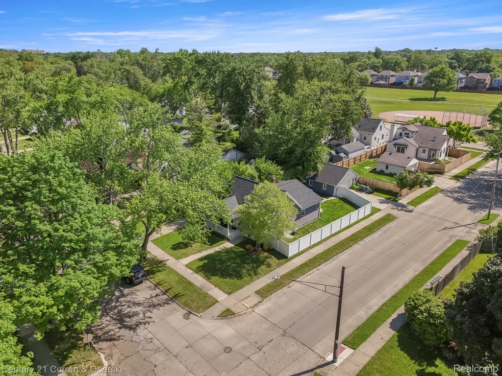 2012 Cummings Avenue Berkley City MI 48072
