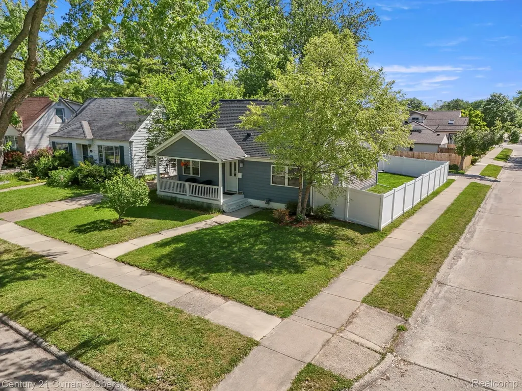 2012 Cummings Avenue Berkley City MI 48072