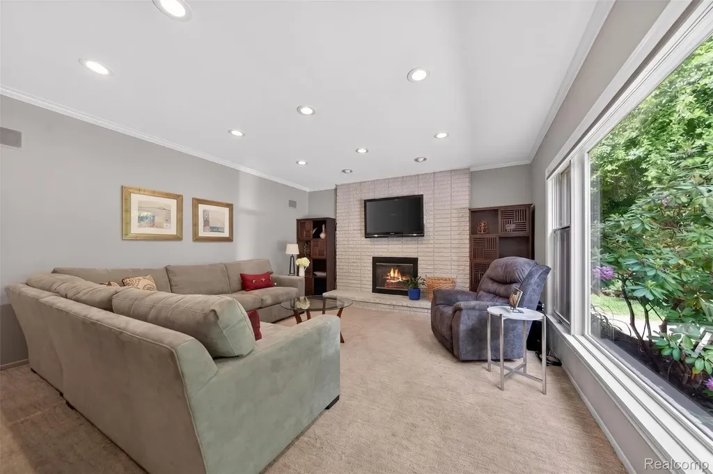 34262 Commons Drive Farmington Hills City MI 48331