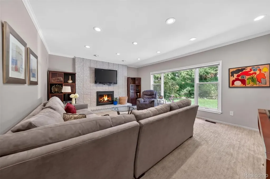 34262 Commons Drive Farmington Hills City MI 48331