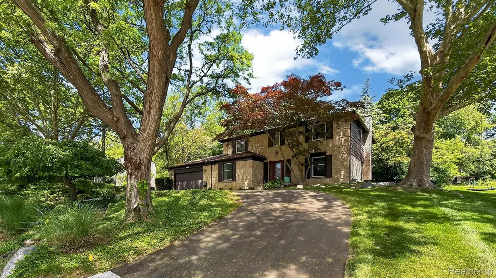 34262 Commons Drive Farmington Hills City MI 48331