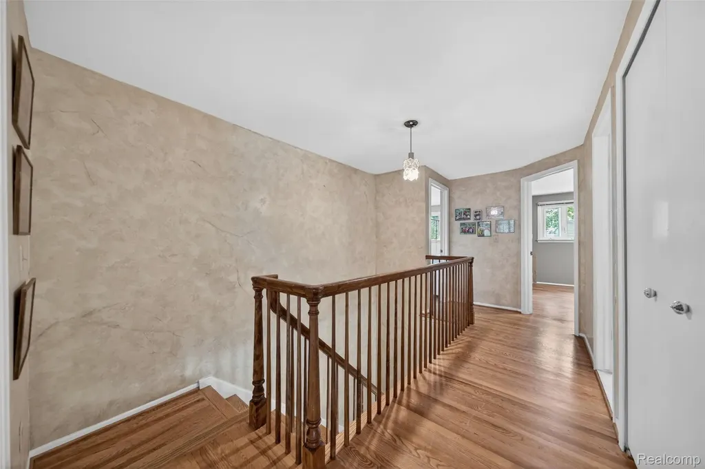 34262 Commons Drive Farmington Hills City MI 48331