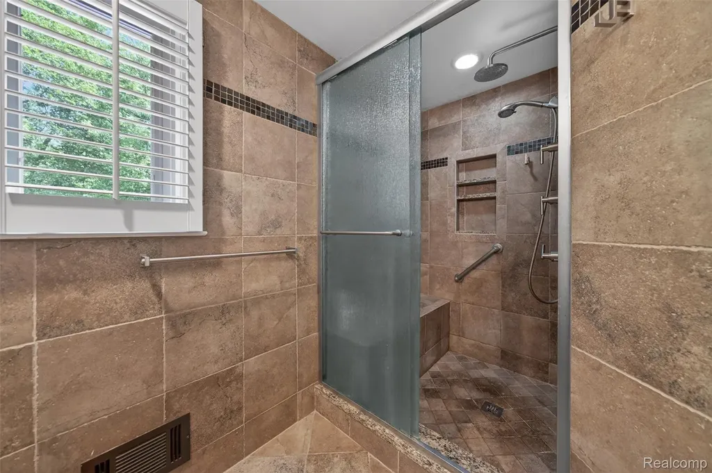 34262 Commons Drive Farmington Hills City MI 48331