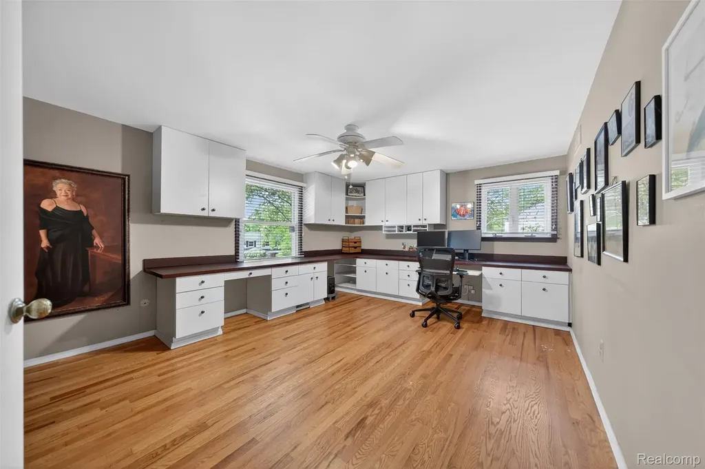 34262 Commons Drive Farmington Hills City MI 48331