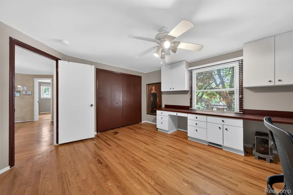 34262 Commons Drive Farmington Hills City MI 48331