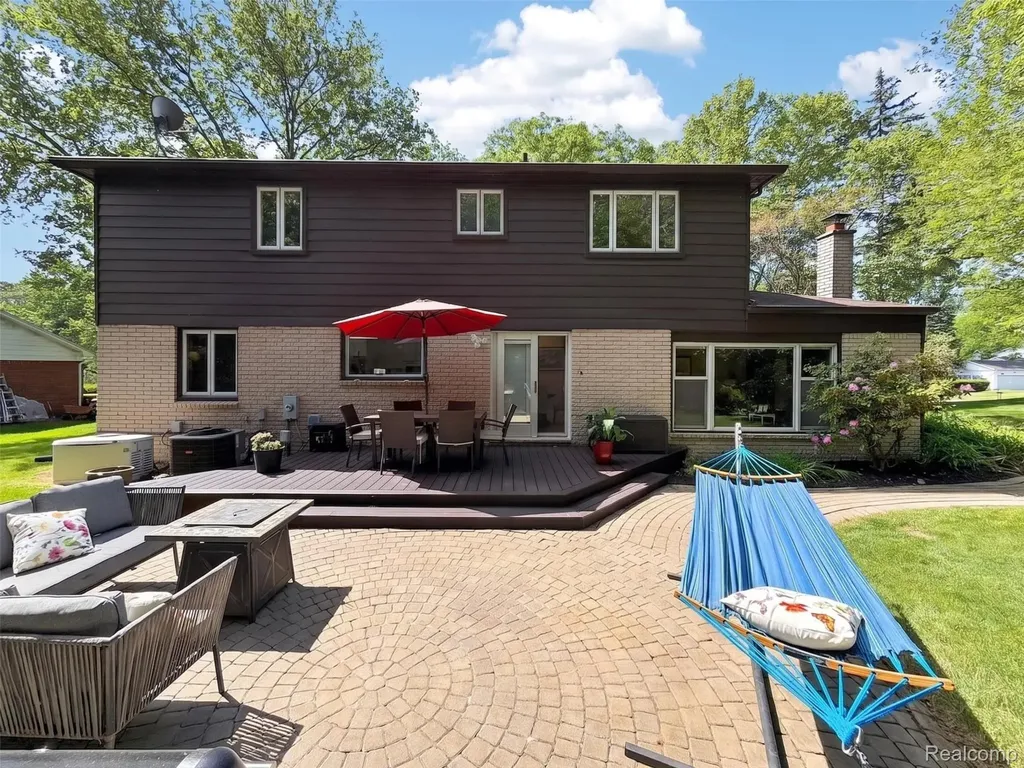 34262 Commons Drive Farmington Hills City MI 48331