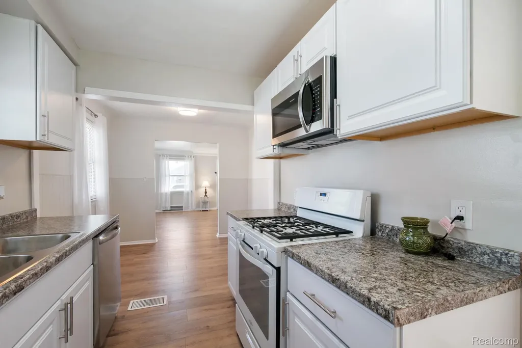 13782 Wesley Street Southgate City MI 48195