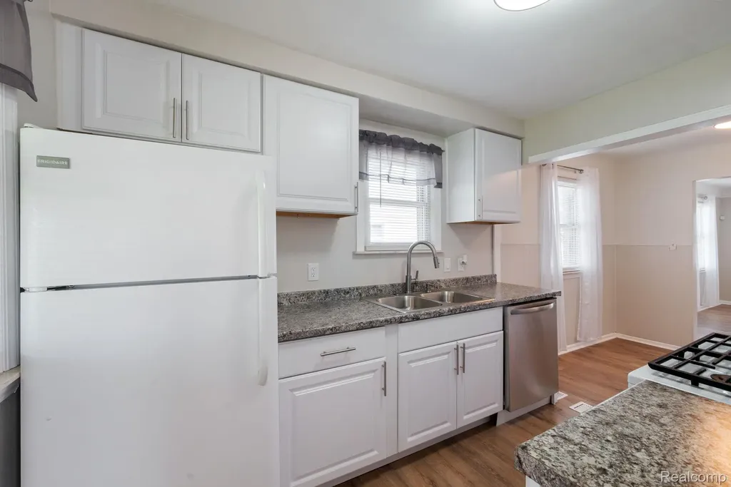 13782 Wesley Street Southgate City MI 48195