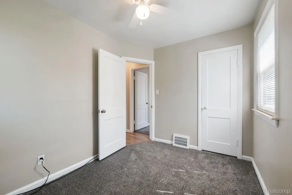 13782 Wesley Street Southgate City MI 48195