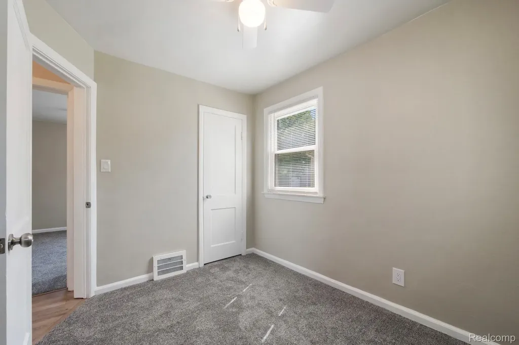 13782 Wesley Street Southgate City MI 48195