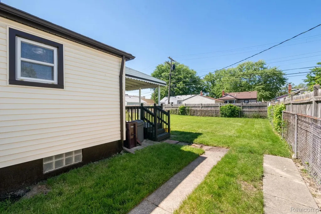 13782 Wesley Street Southgate City MI 48195