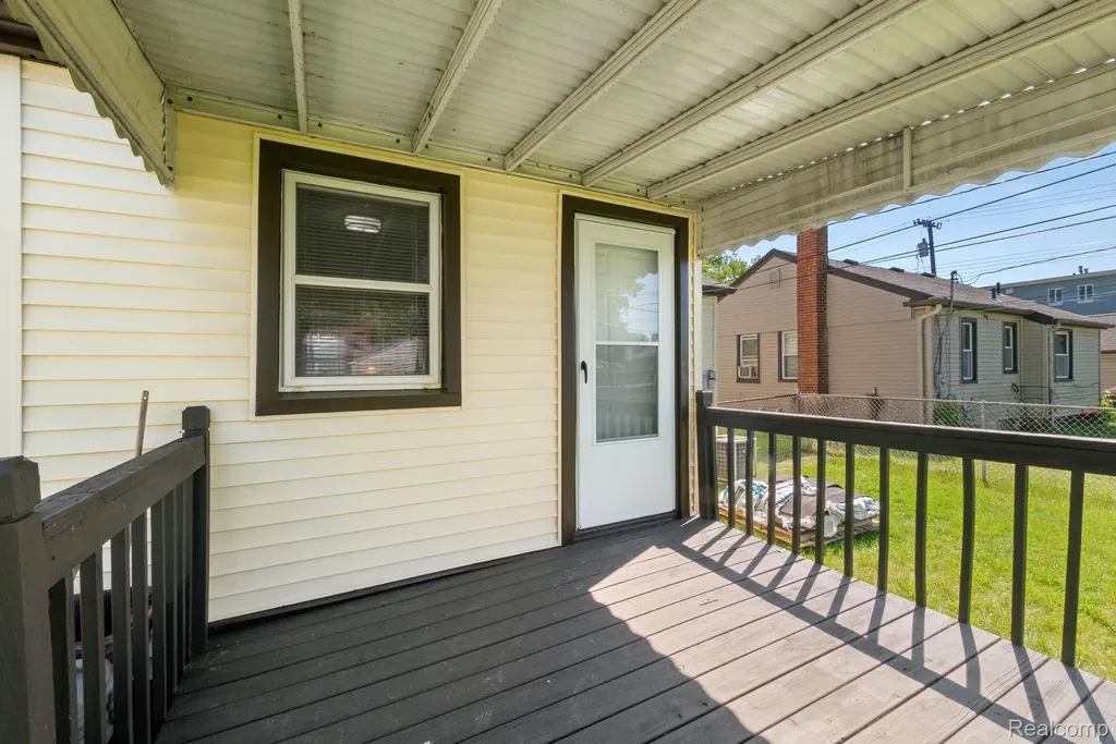 13782 Wesley Street Southgate City MI 48195