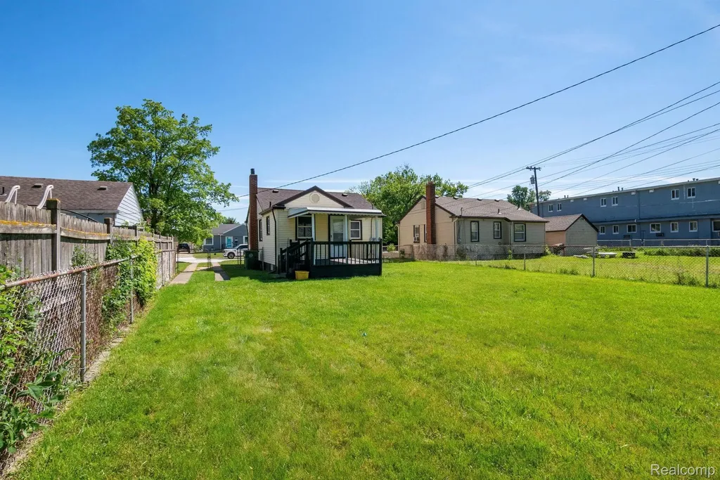 13782 Wesley Street Southgate City MI 48195