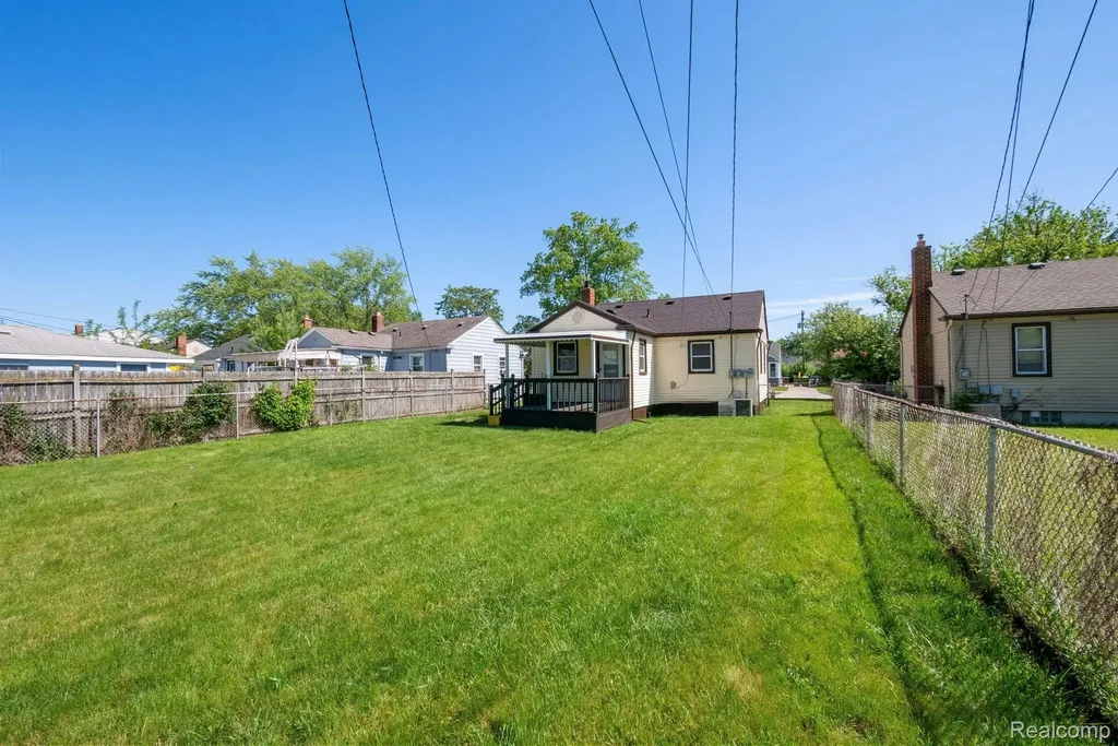 13782 Wesley Street Southgate City MI 48195