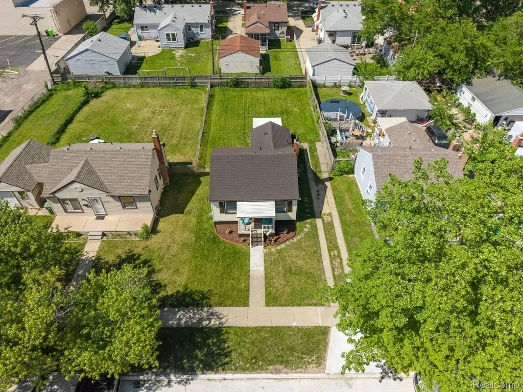 13782 Wesley Street Southgate City MI 48195