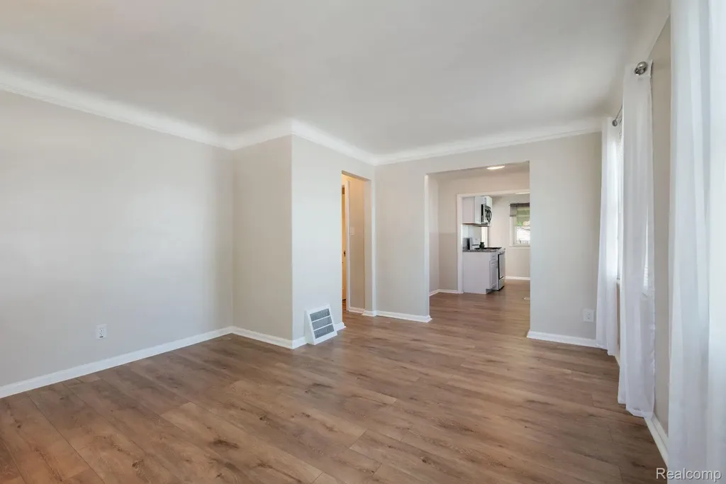 13782 Wesley Street Southgate City MI 48195