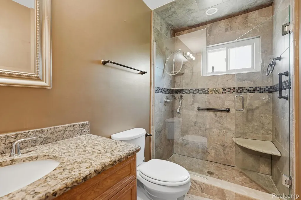 24254 Eleanor Avenue Warren City MI 48089