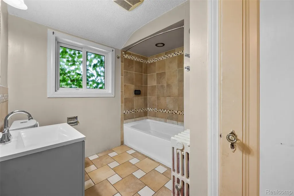 17366 Monica Street Detroit City MI 48221