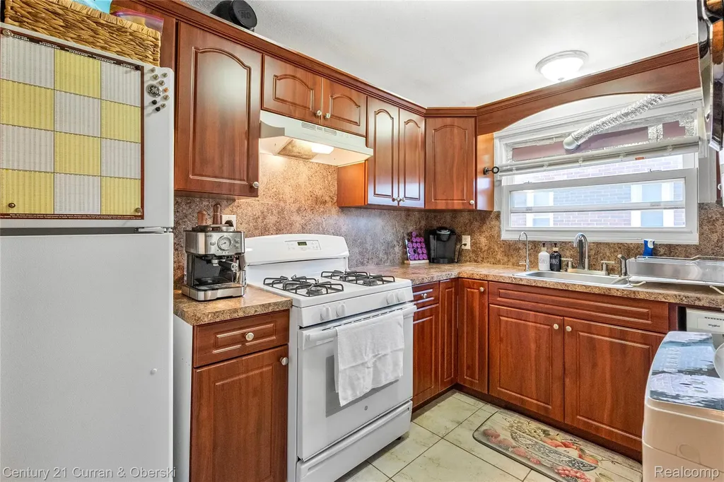 7013 Payne Avenue Dearborn City MI 48126
