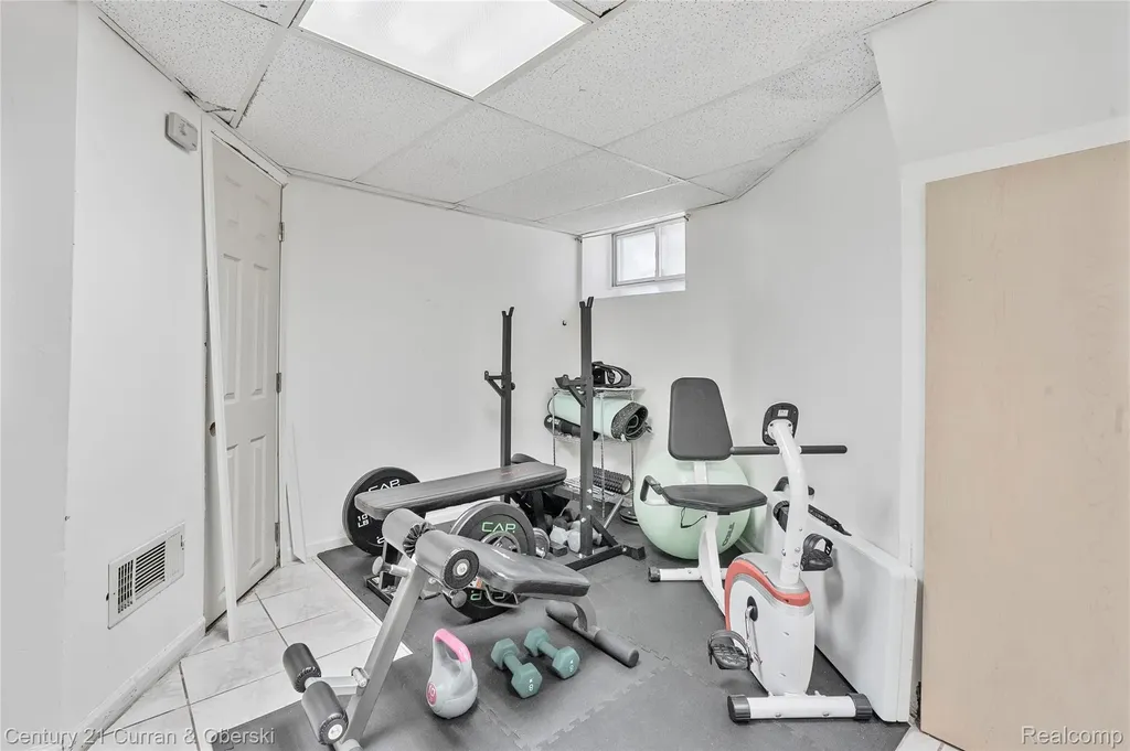 7013 Payne Avenue Dearborn City MI 48126