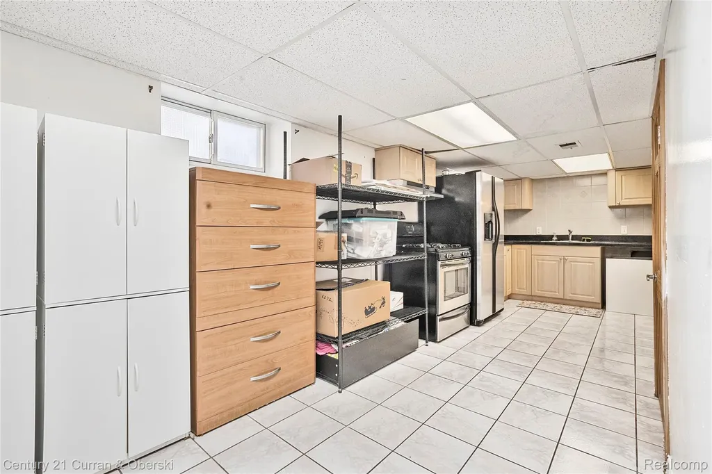 7013 Payne Avenue Dearborn City MI 48126