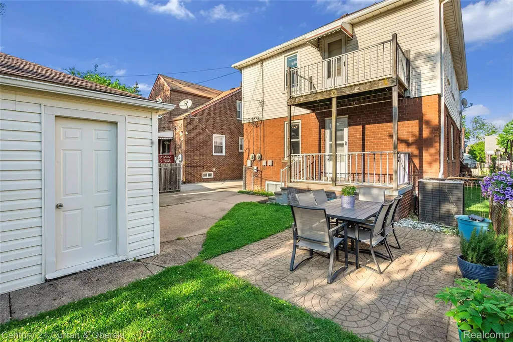 7013 Payne Avenue Dearborn City MI 48126