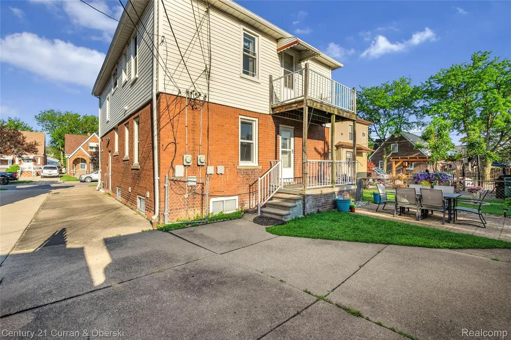 7013 Payne Avenue Dearborn City MI 48126