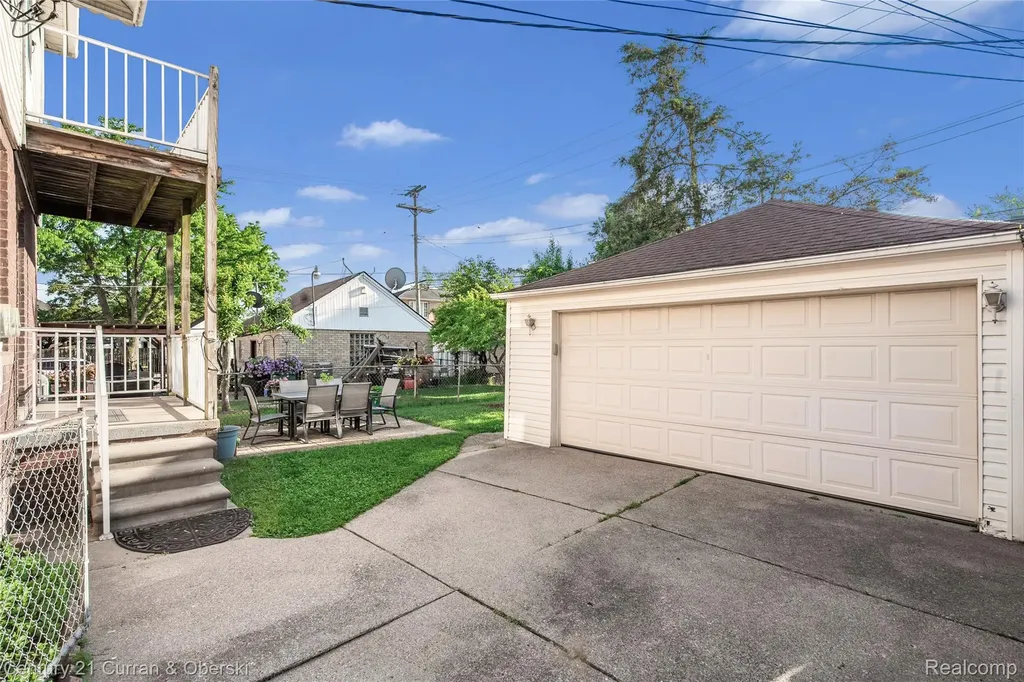7013 Payne Avenue Dearborn City MI 48126