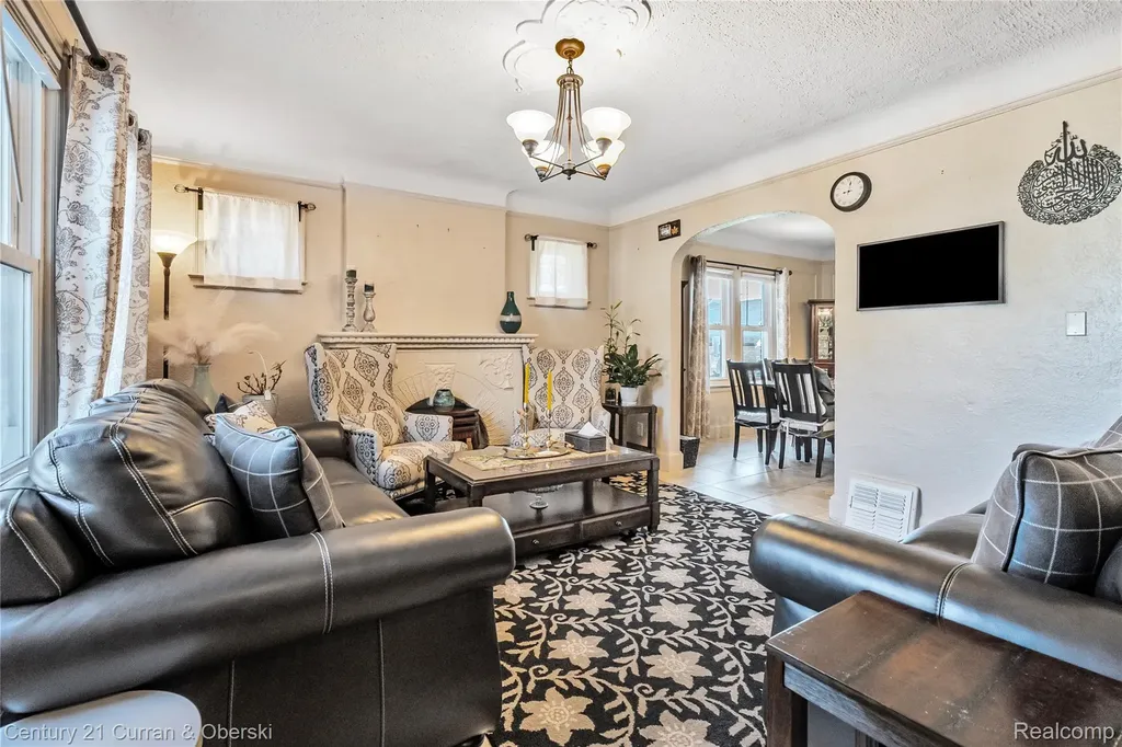 7013 Payne Avenue Dearborn City MI 48126