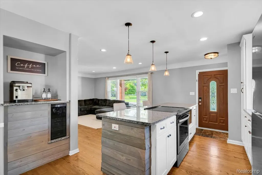 29535 Barkley Street Livonia City MI 48154