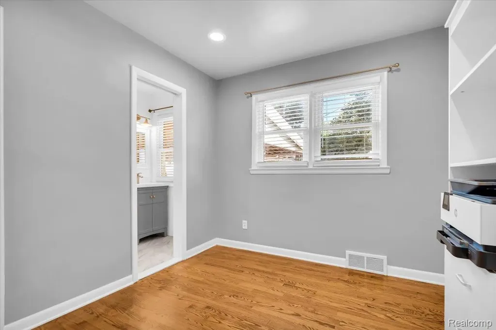 29535 Barkley Street Livonia City MI 48154